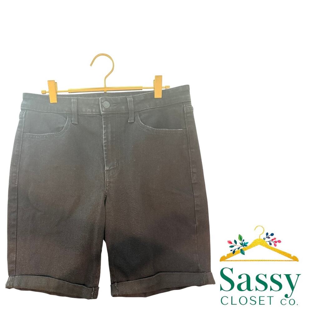 ✨ OLD NAVY Black High Waist WOW Bermuda Shorts 8 Stretch Cuffed EUC 🖤